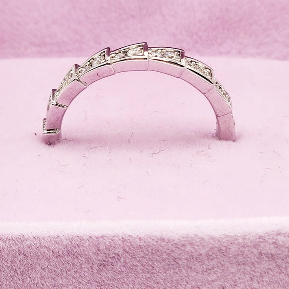 Moissanite Geometric Eternity Band - Picture 4 of 8